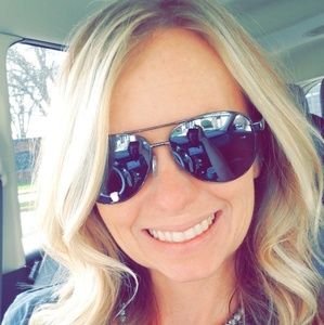 Meet your Posher, Stephanie